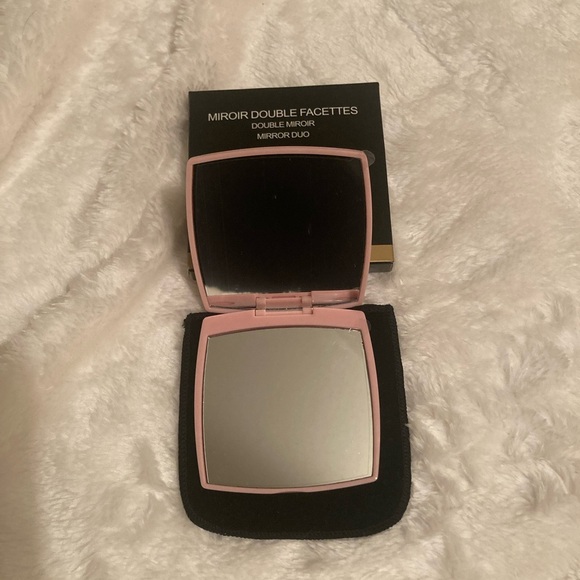 Chanel double sided mirror NWT - Picture 2 of 2